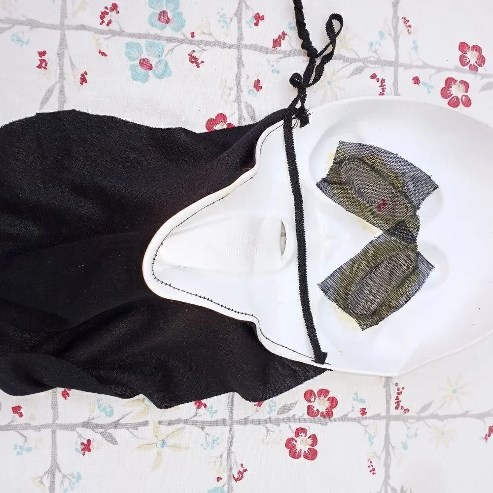 Fun World Scream Ghost Face Adult Costume Hooded Halloween Mask.